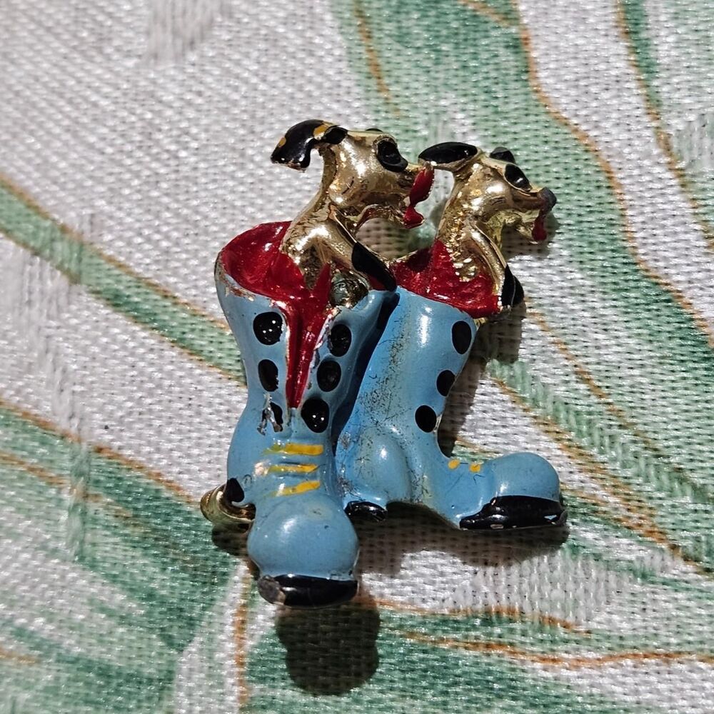 vintage cottagecore twee puppies in blue boots gold tone brooch